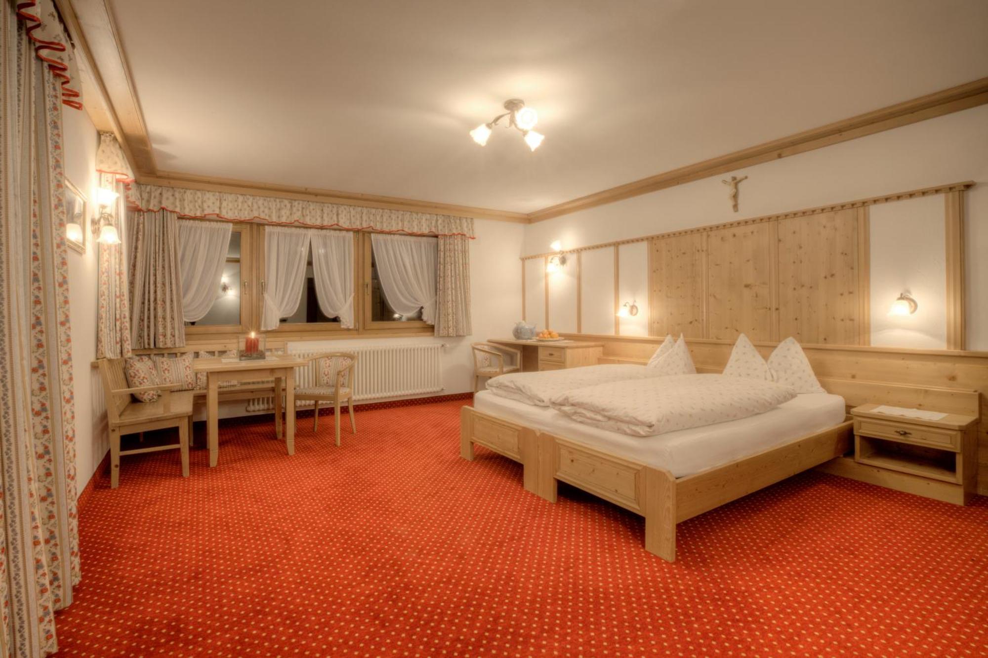 Ciasa Ai Pini Couette-café 3*