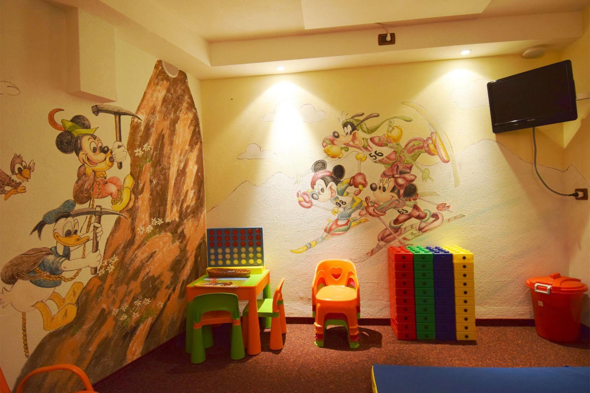 Ciasa Ai Pini Bed & Breakfast 3*